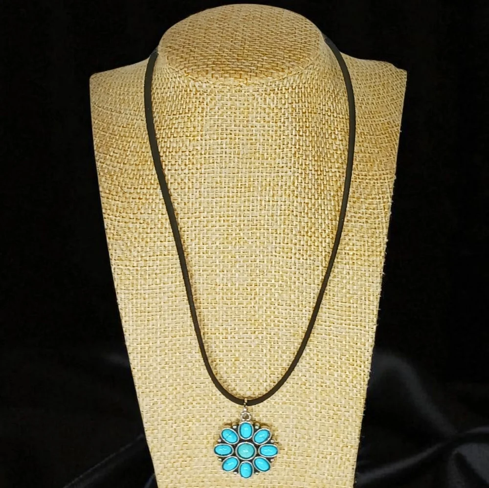 Turquoise Medallion Necklace Choker Westerncore Cowgirlcore Southwestern Boho